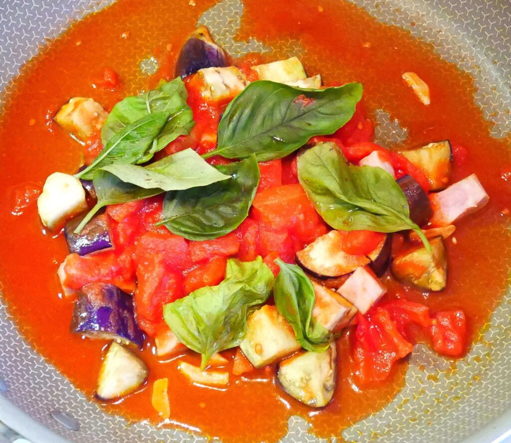 Boiled-tomatoes-with-basil