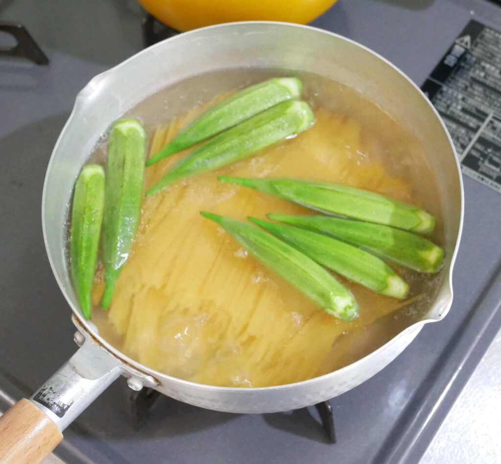 Okra-pasta