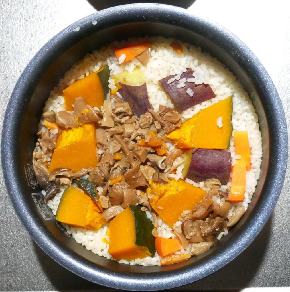 hokto-rice-cooked-with-ingredients