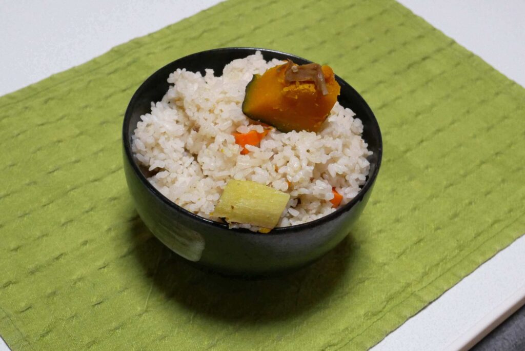 hokto-rice-cooked-with-ingredients
