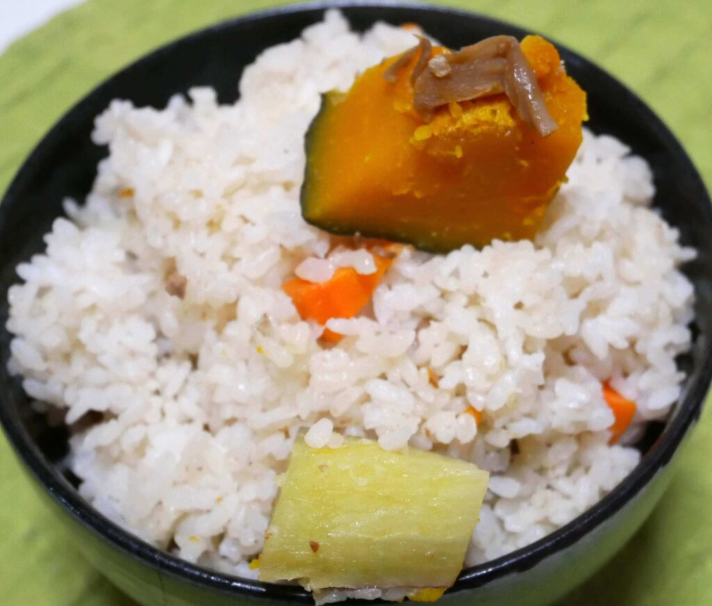 hokto-rice-cooked-with-ingredients